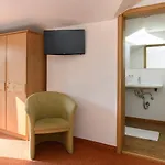 Gaestehaus Schmid 3* אוברשטאופן