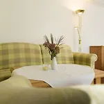 בית הארחה Gaestehaus Schmid 3*