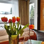 Gaestehaus Schmid אוברשטאופן
