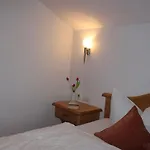 בית הארחה Gaestehaus Schmid 3*