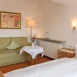 Gaestehaus Schmid בית הארחה